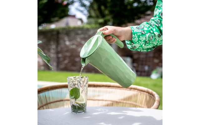 Koziol Club Pitcher Superglas Kanne Mit Deckel 1,5 Liter Nature Ash Grey 6 Koziol Club Pitcher Superglas Kanne Mit Deckel 1,5 Liter Nature Ash Grey – Bild 4